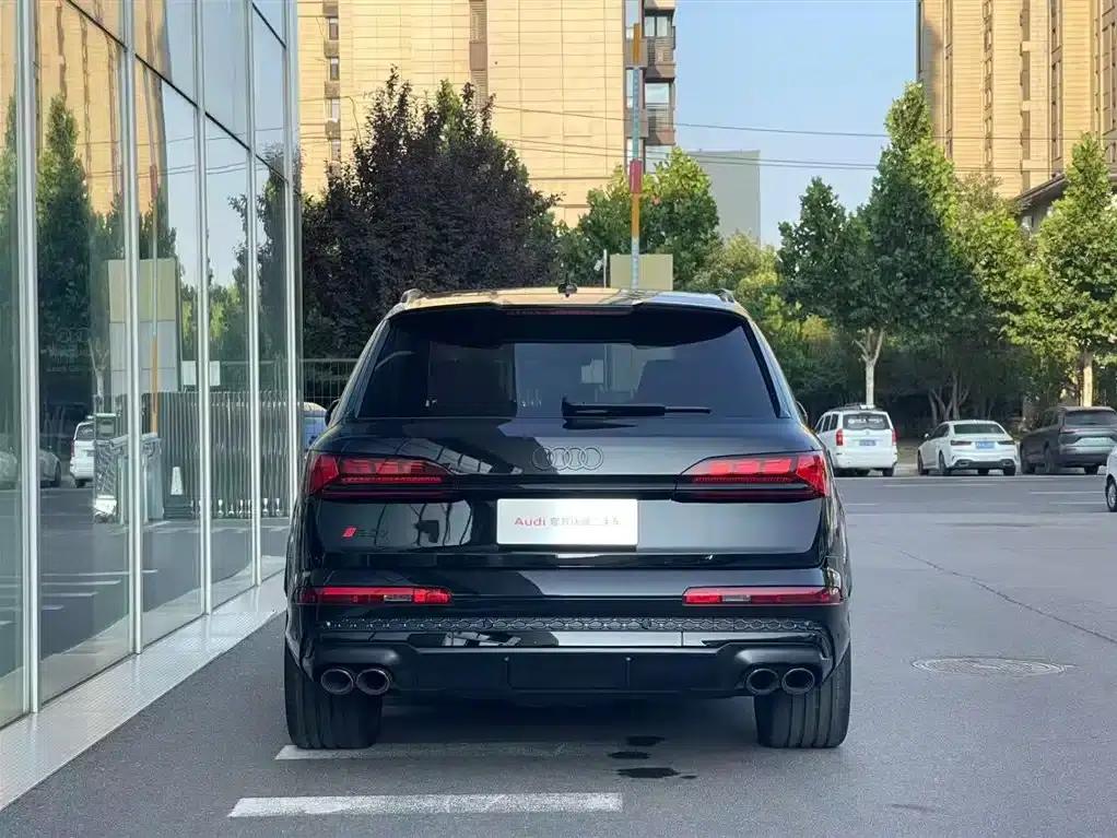 Audi SQ7 2024 4.0 TFSI — миниатюра 5