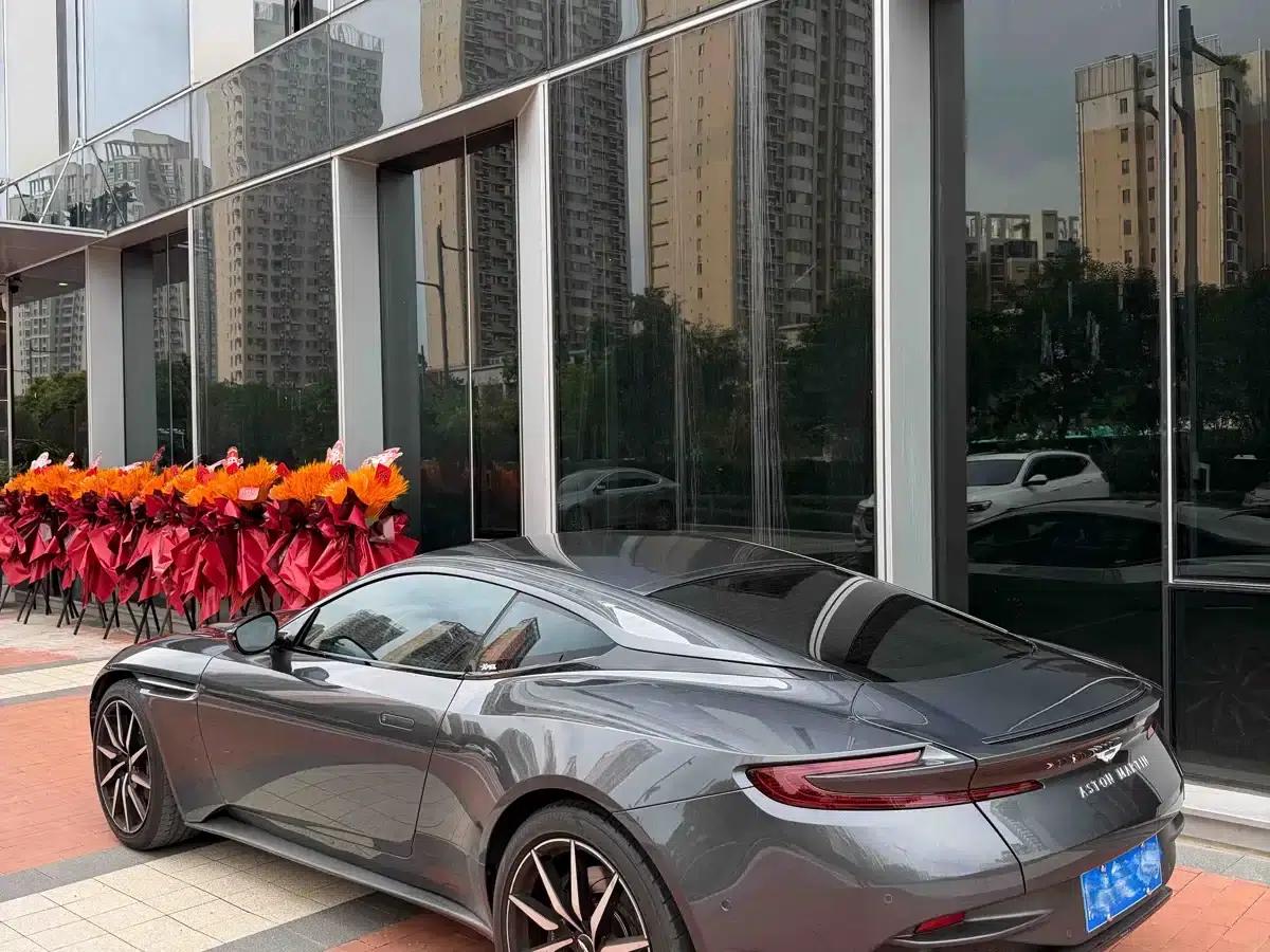 Aston Martin DB11 2023 4.0T V8 Coupe — миниатюра 4