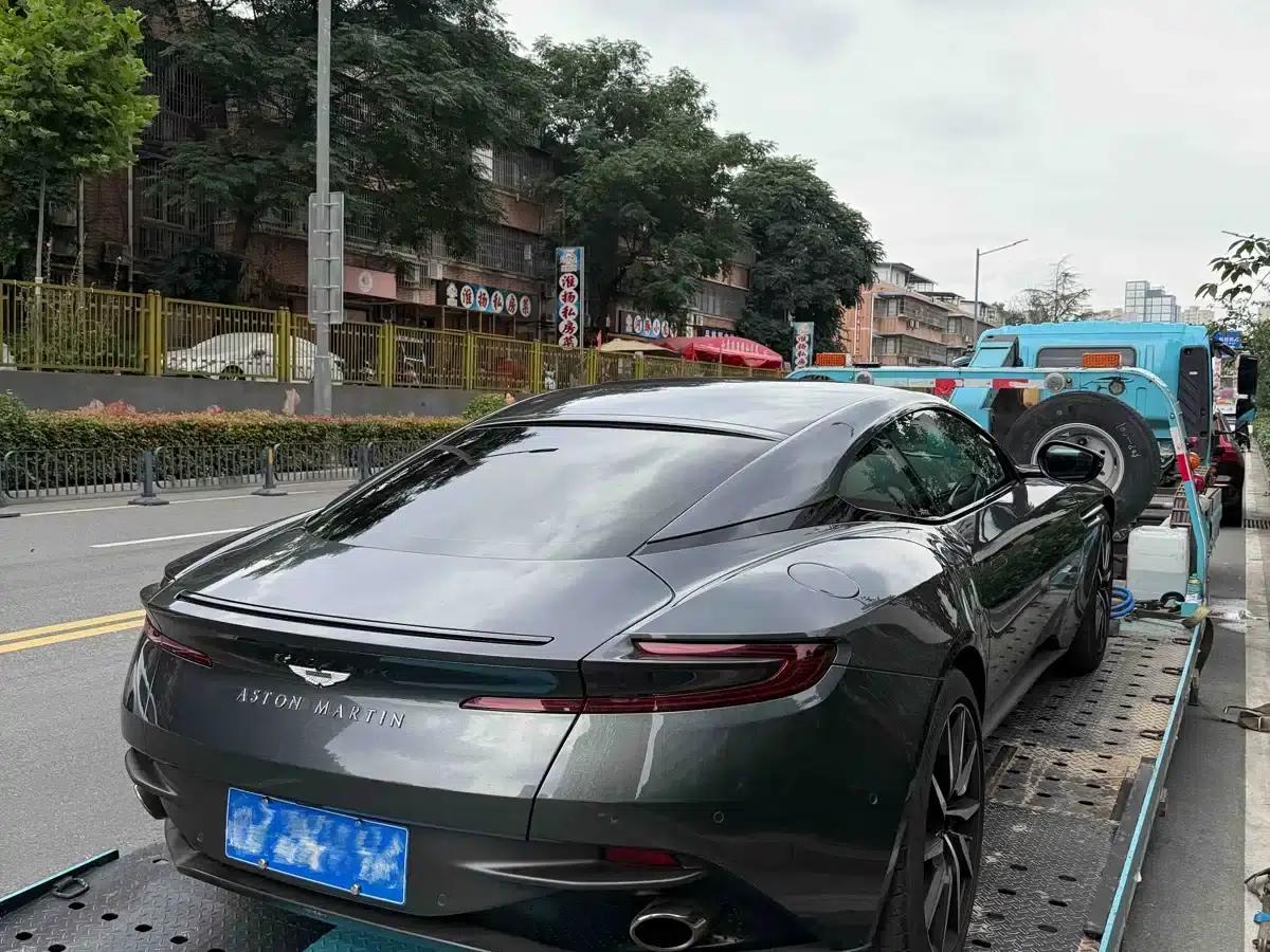 Aston Martin DB11 2023 4.0T V8 Coupe — миниатюра 5