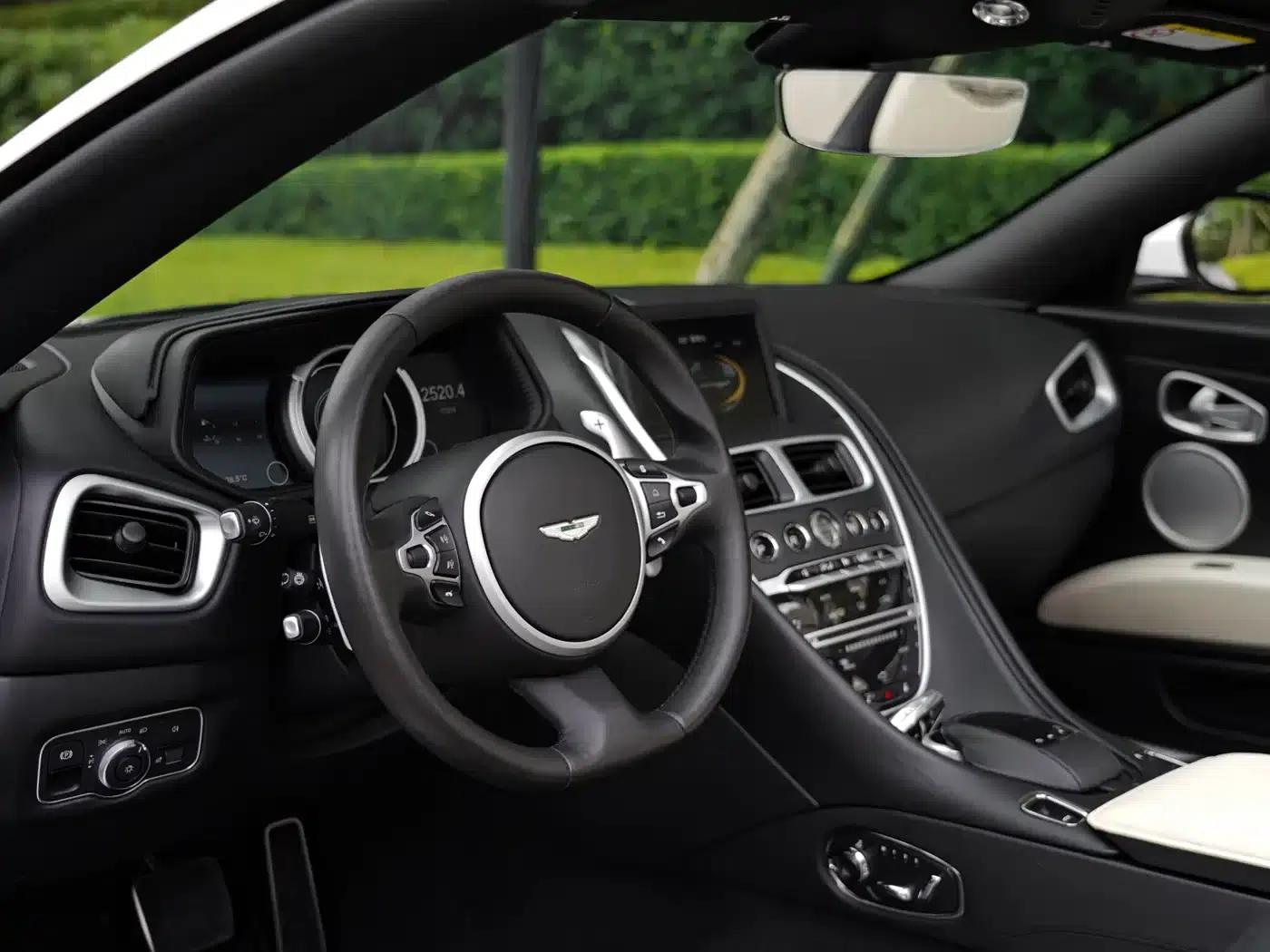 Aston Martin DB11 2019 4.0T V8 Volante — миниатюра 12