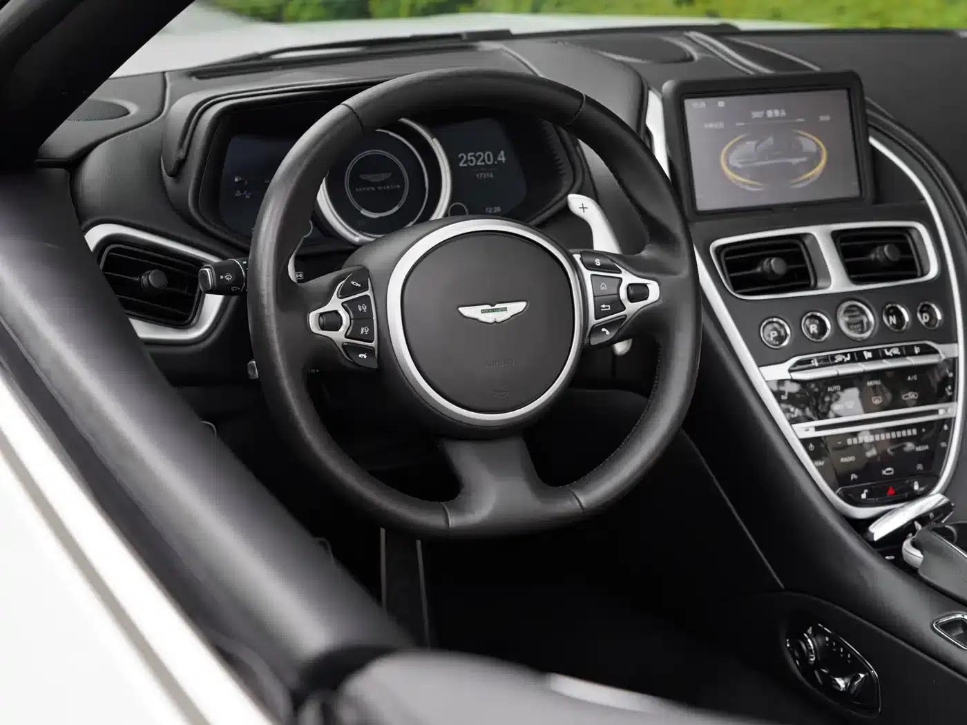 Aston Martin DB11 2019 4.0T V8 Volante — миниатюра 19