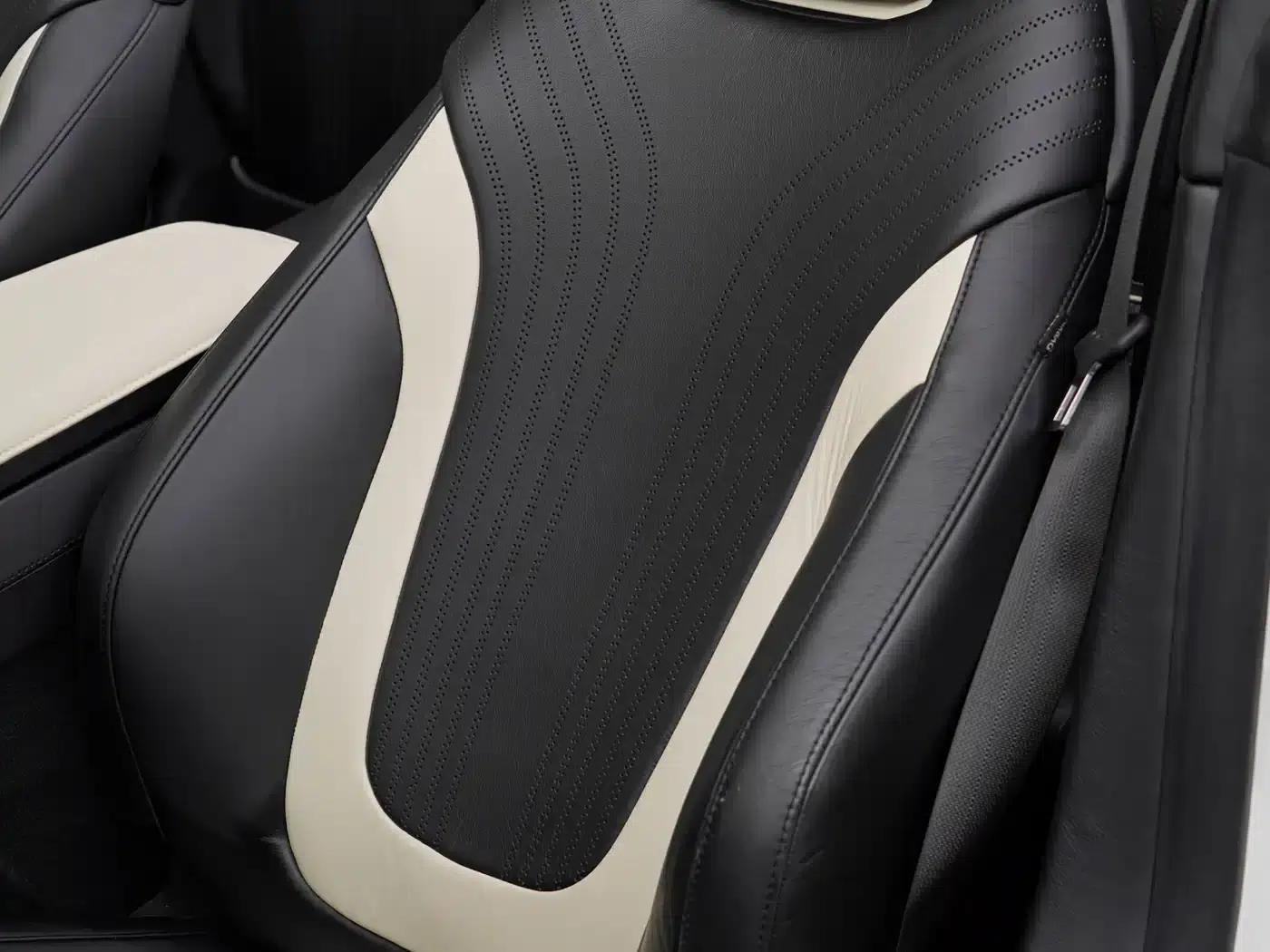 Aston Martin DB11 2019 4.0T V8 Volante — миниатюра 25