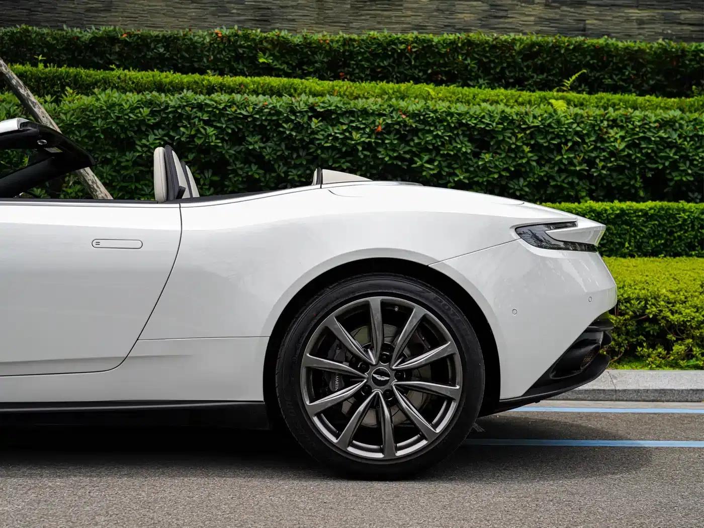 Aston Martin DB11 2019 4.0T V8 Volante — миниатюра 8