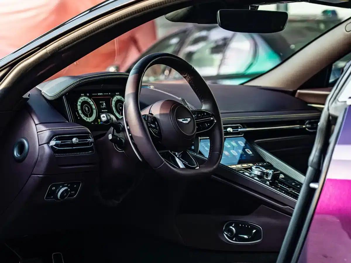 Aston Martin DB12 2023 4.0T V8 Coupe — миниатюра 11