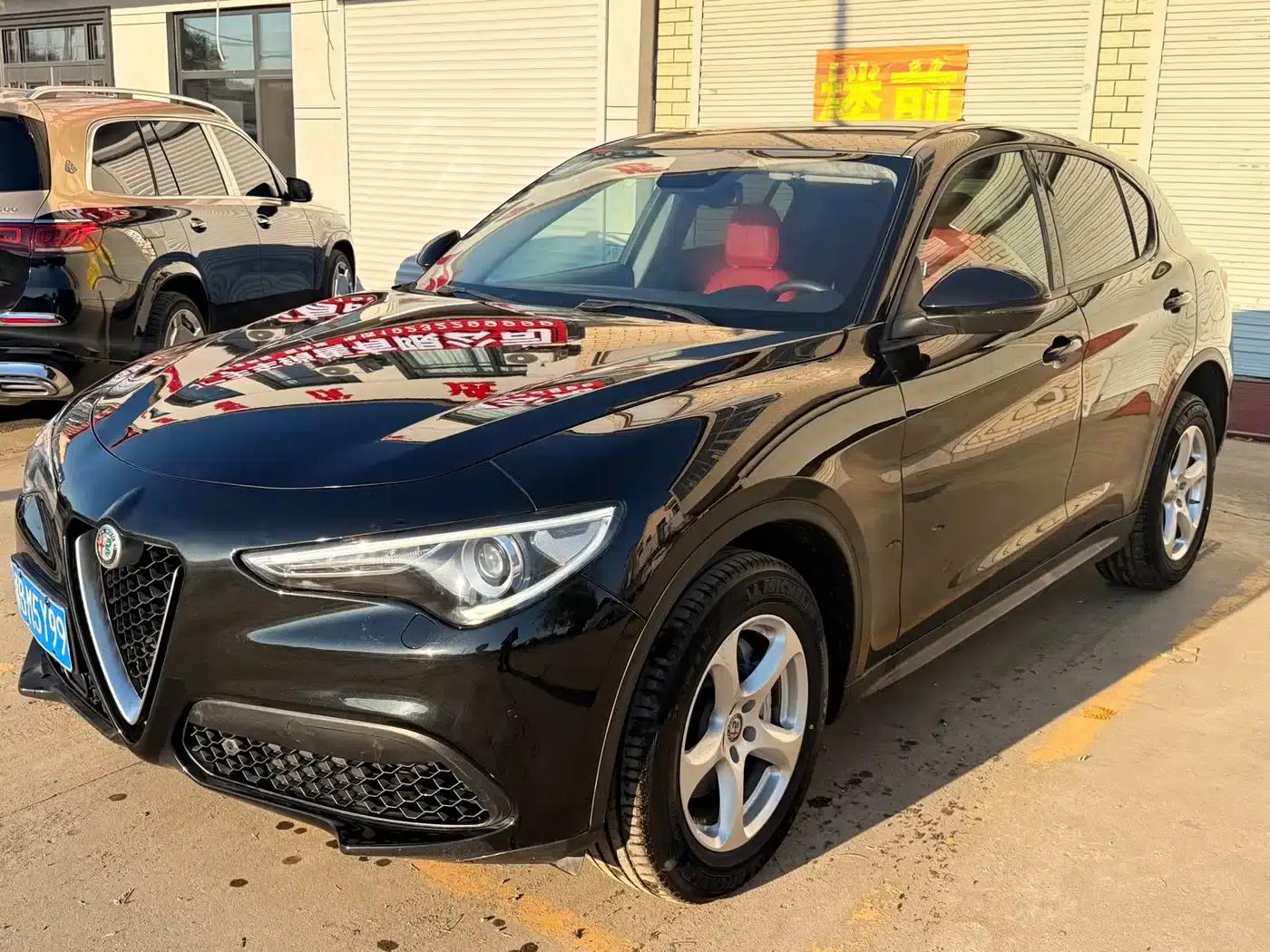 2017 Stelvio 2.0T 200HP Elite Edition — миниатюра 1