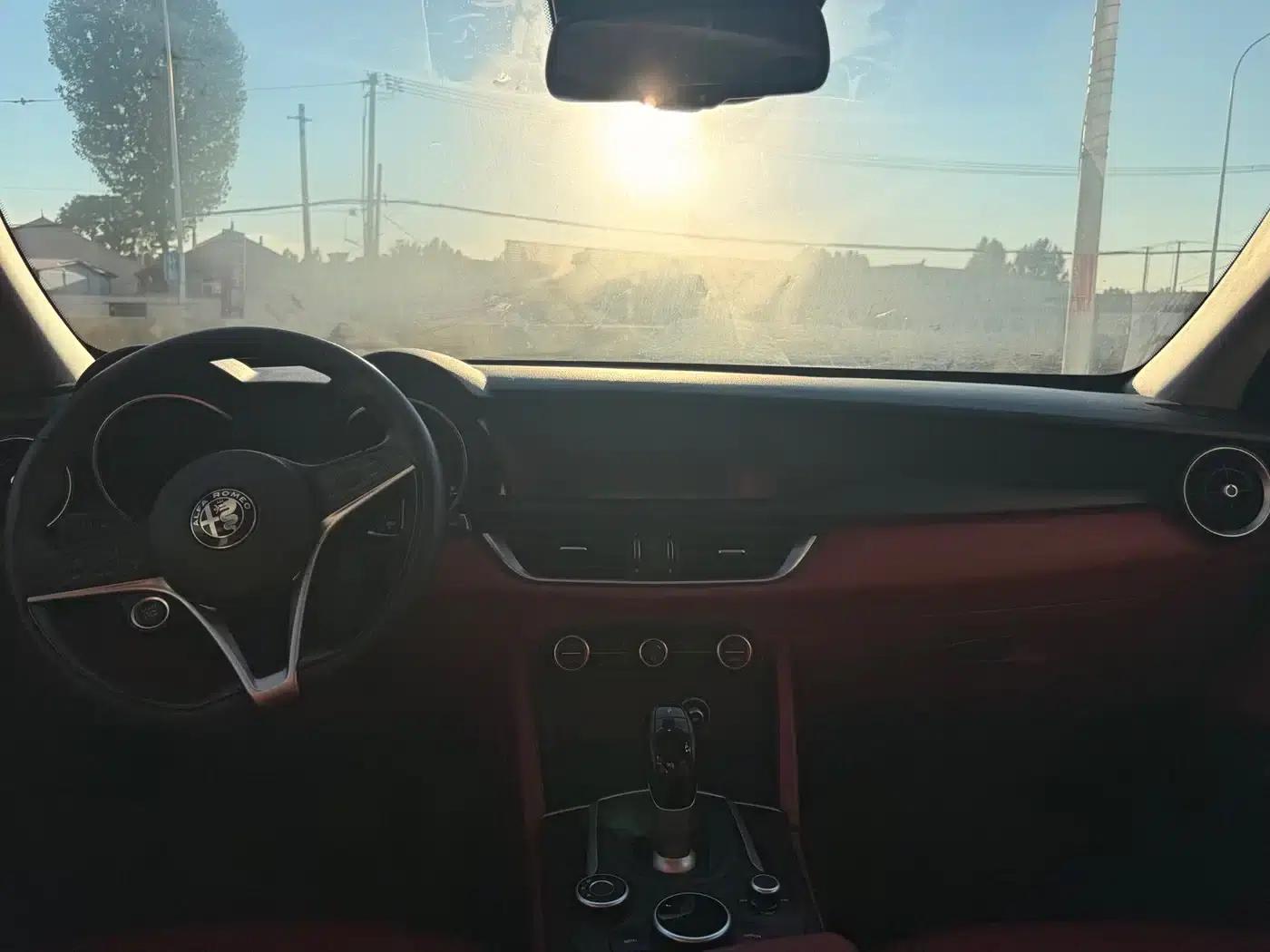 2017 Stelvio 2.0T 200HP Elite Edition — миниатюра 6