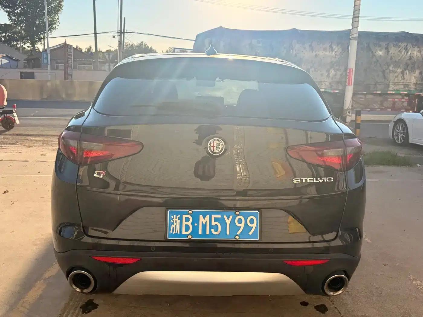 2017 Stelvio 2.0T 200HP Elite Edition — миниатюра 8