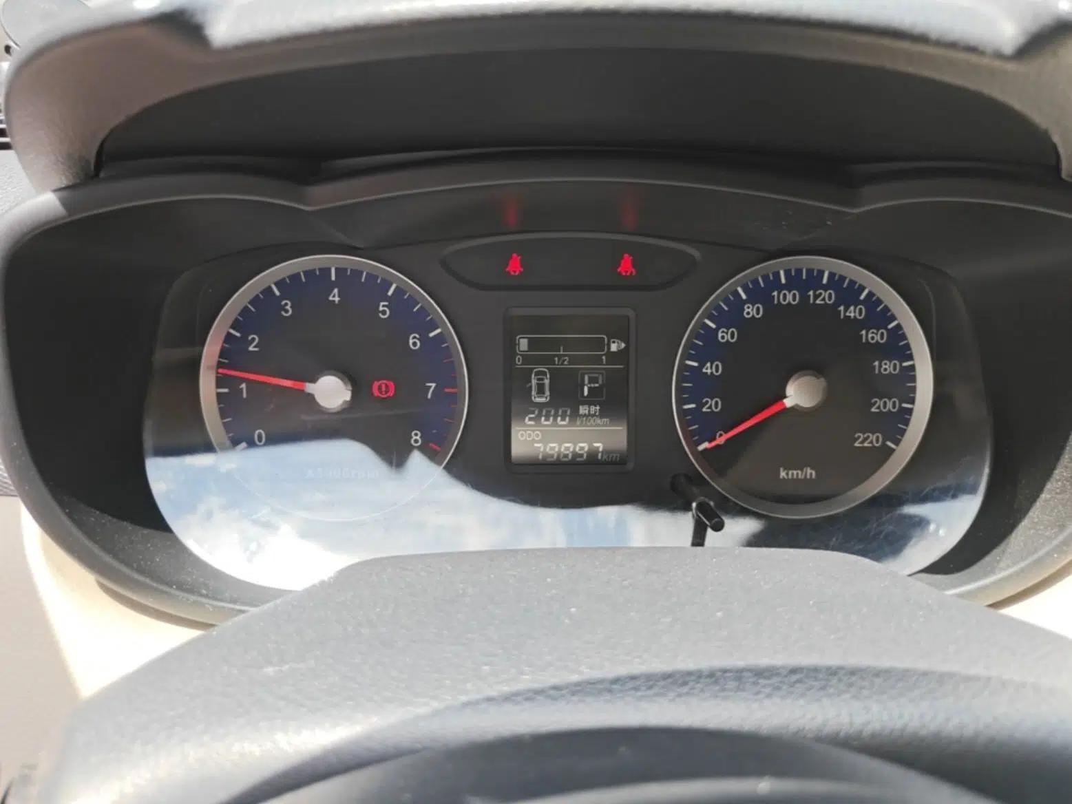Venucia R50 2015 1.6L Automatic Fashion Edition — миниатюра 14