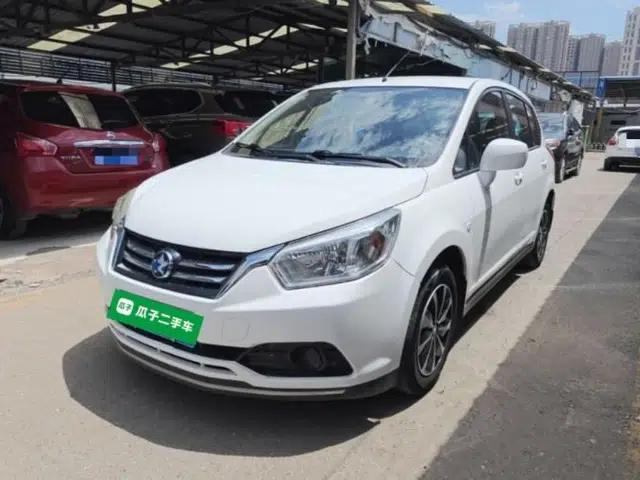 Venucia R50 2015 1.6L Automatic Fashion Edition