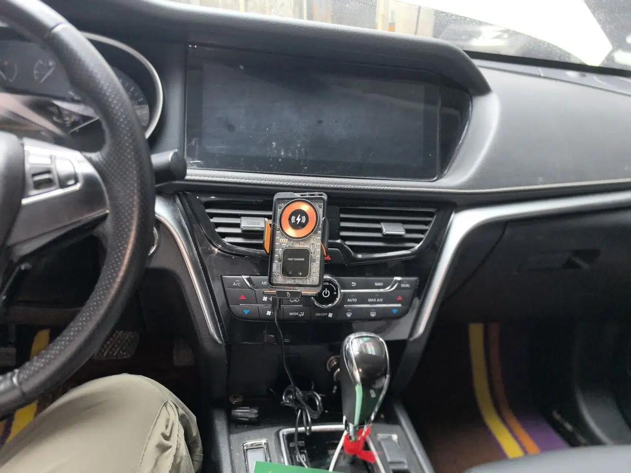 Venucia T90 2018 2.0L CVT Smart Connect Luxury Edition China V Standard — миниатюра 13