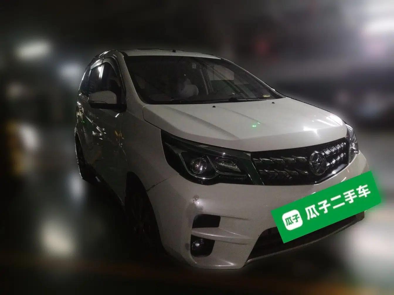 Venucia M50V 2019 1.6L CVT Luxury Edition — миниатюра 3