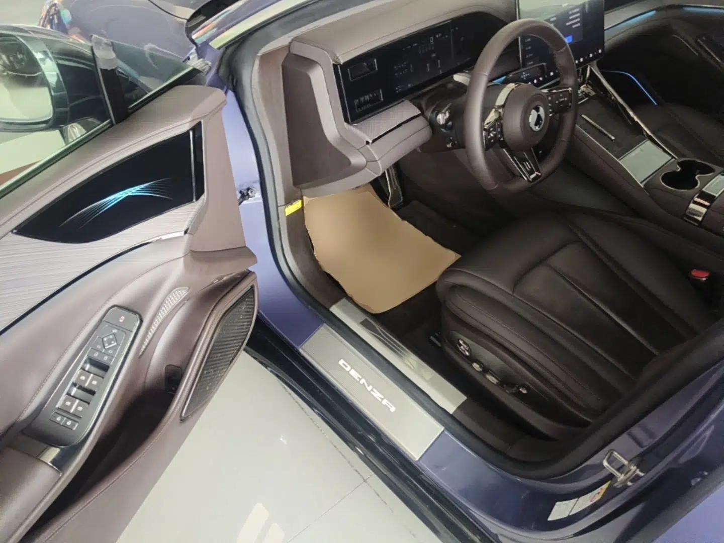Denza Z9 2024 1100 km All-Wheel-Drive Ultra Version — миниатюра 18
