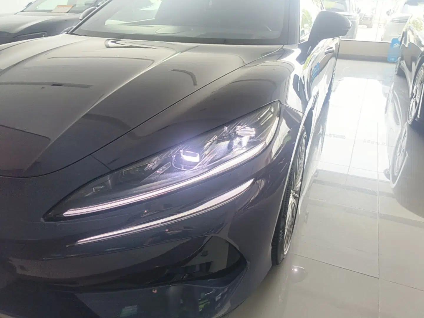Denza Z9 2024 1100 km All-Wheel-Drive Ultra Version — миниатюра 8