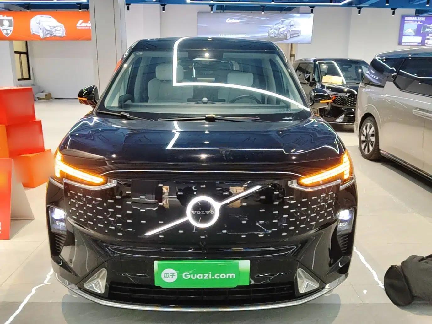 Volvo EM90 2025 Ultra Six-Seater — миниатюра 2