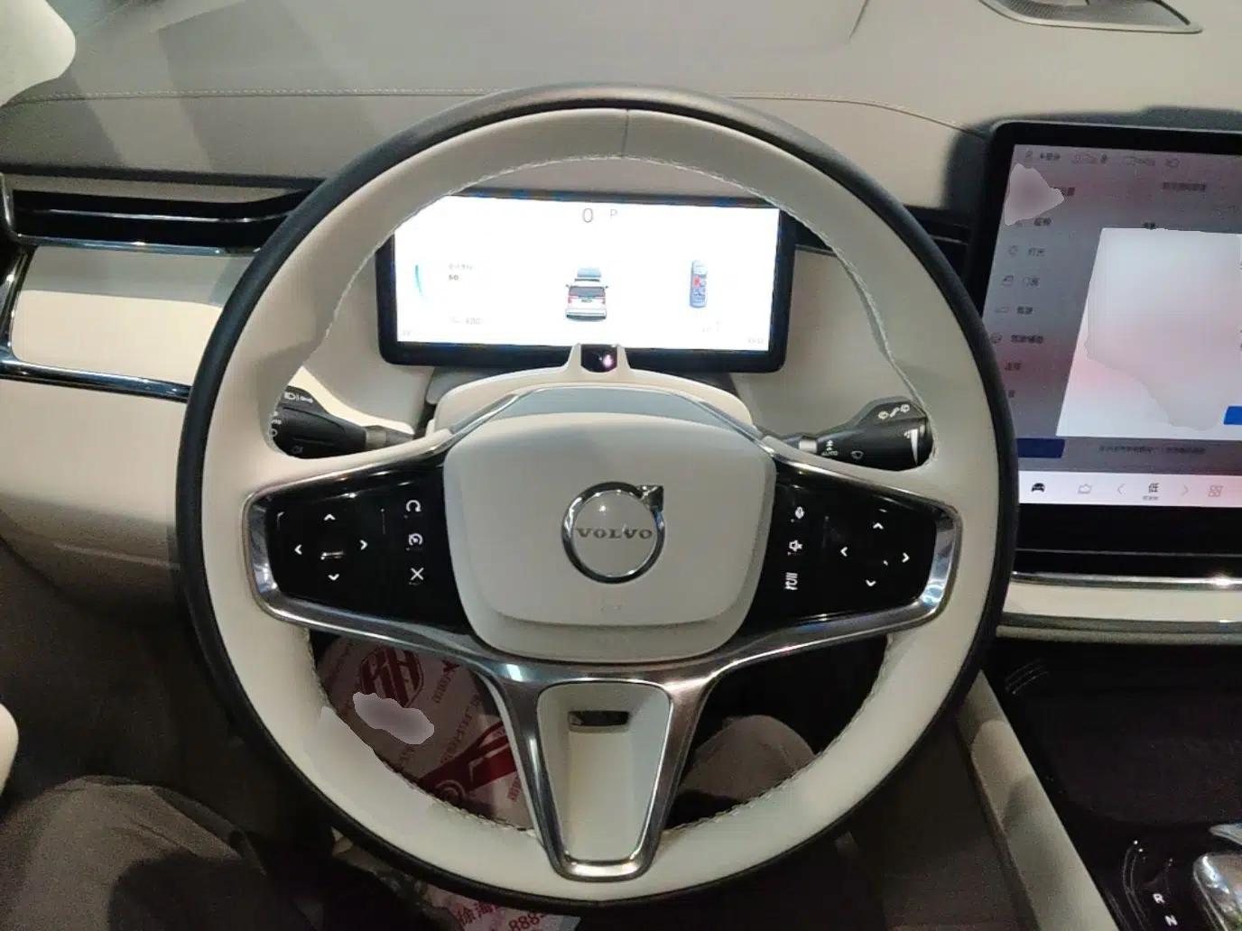 Volvo EM90 2025 Ultra Six-Seater — миниатюра 13