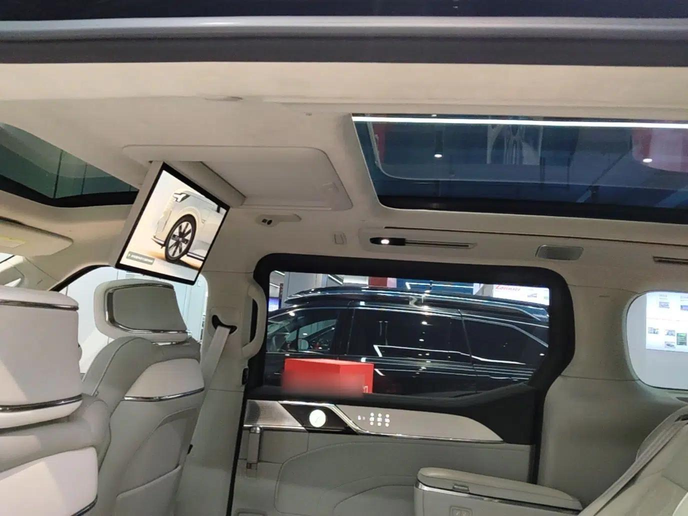 Volvo EM90 2025 Ultra Six-Seater — миниатюра 21