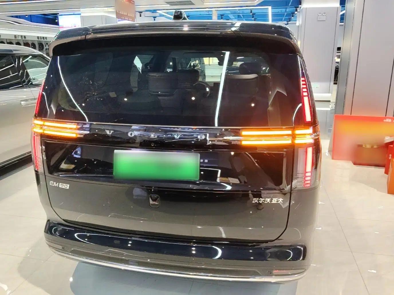 Volvo EM90 2025 Ultra Six-Seater — миниатюра 5