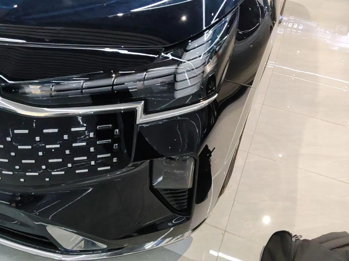 Volvo EM90 2025 Ultra Six-Seater — миниатюра 8