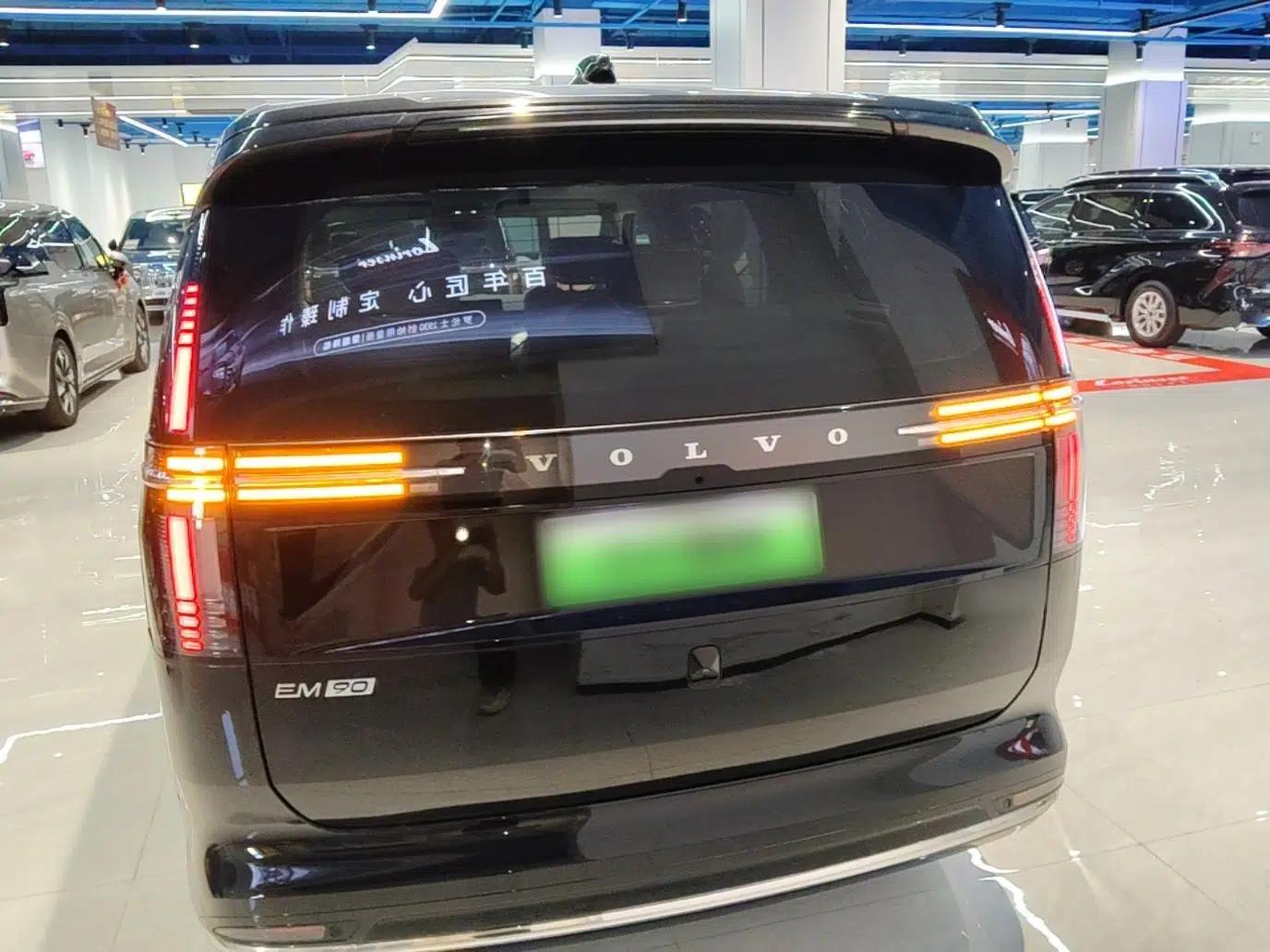 Volvo EM90 2025 Ultra Six-Seater — миниатюра 5
