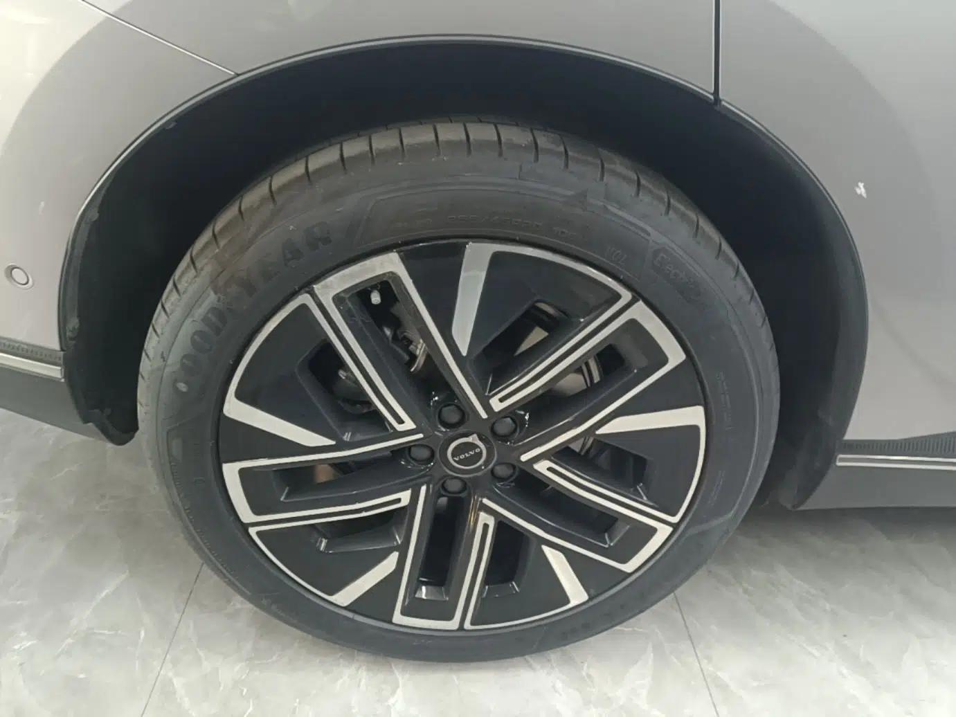 Volvo XC70 Plug-in Hybrid 2026 Model Four-Wheel Drive Long-Range Plus — миниатюра 16