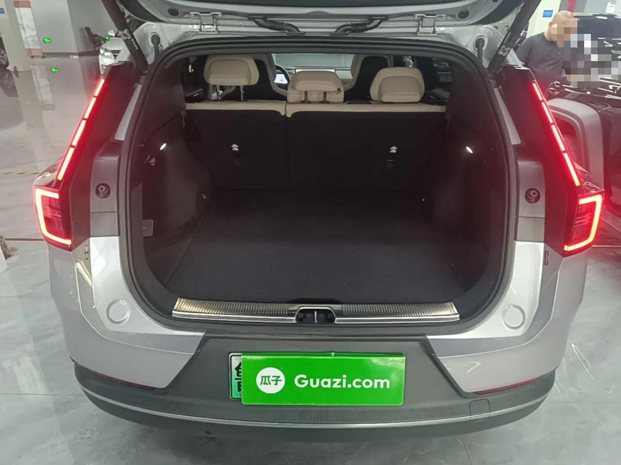 Volvo XC70 Plug-in Hybrid 2026 Model Four-Wheel Drive Long-Range Plus — миниатюра 27