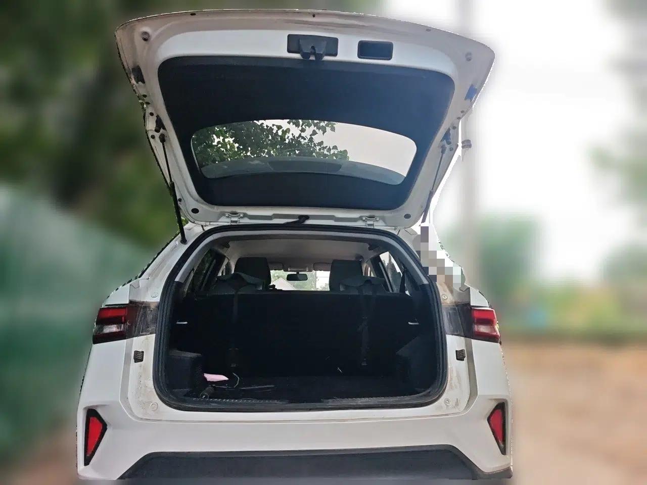 Wuling Alvez 2022 1.5L Manual Free-Style Model — миниатюра 16