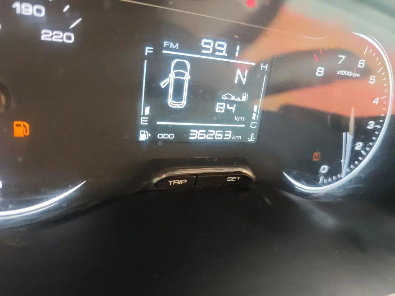 Wuling Alvez 2022 1.5L Manual Free-Style Model — миниатюра 9
