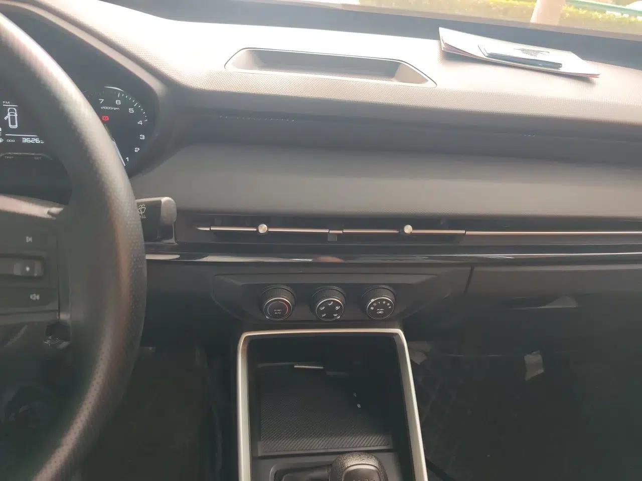 Wuling Alvez 2022 1.5L Manual Free-Style Model — миниатюра 10