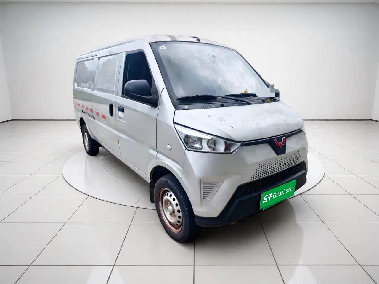 Wuling EV50 2022 Affordable Model Anchi with 35.904 kWh — миниатюра 3