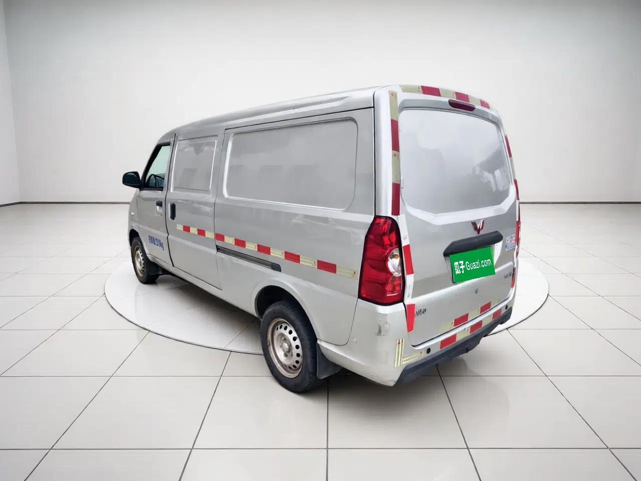 Wuling EV50 2022 Affordable Model Anchi with 35.904 kWh — миниатюра 4