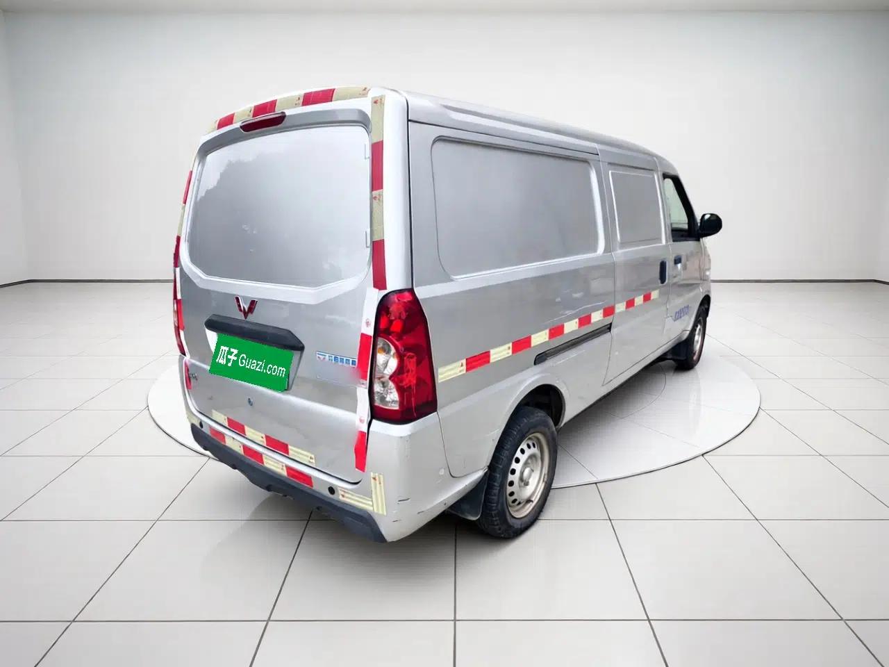 Wuling EV50 2022 Affordable Model Anchi with 35.904 kWh — миниатюра 6