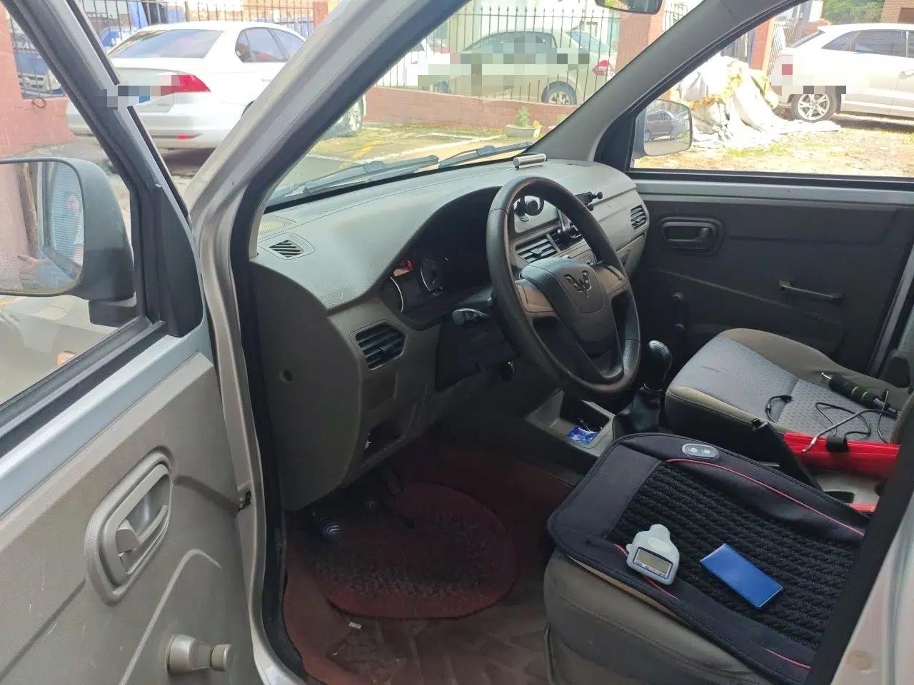 Wuling Zhiguang V 2018 1.2L Practical Model LMH — миниатюра 16