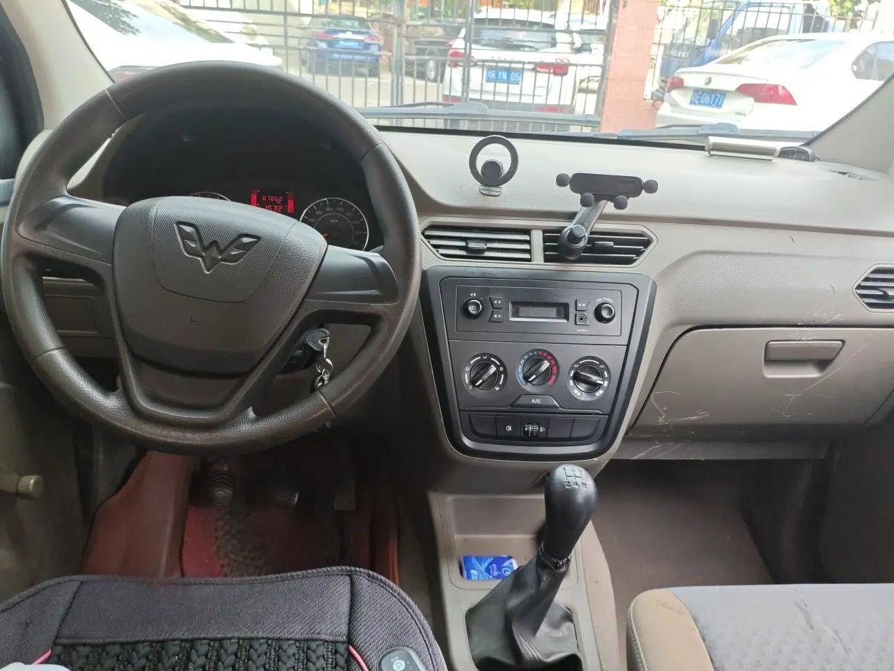 Wuling Zhiguang V 2018 1.2L Practical Model LMH — миниатюра 9