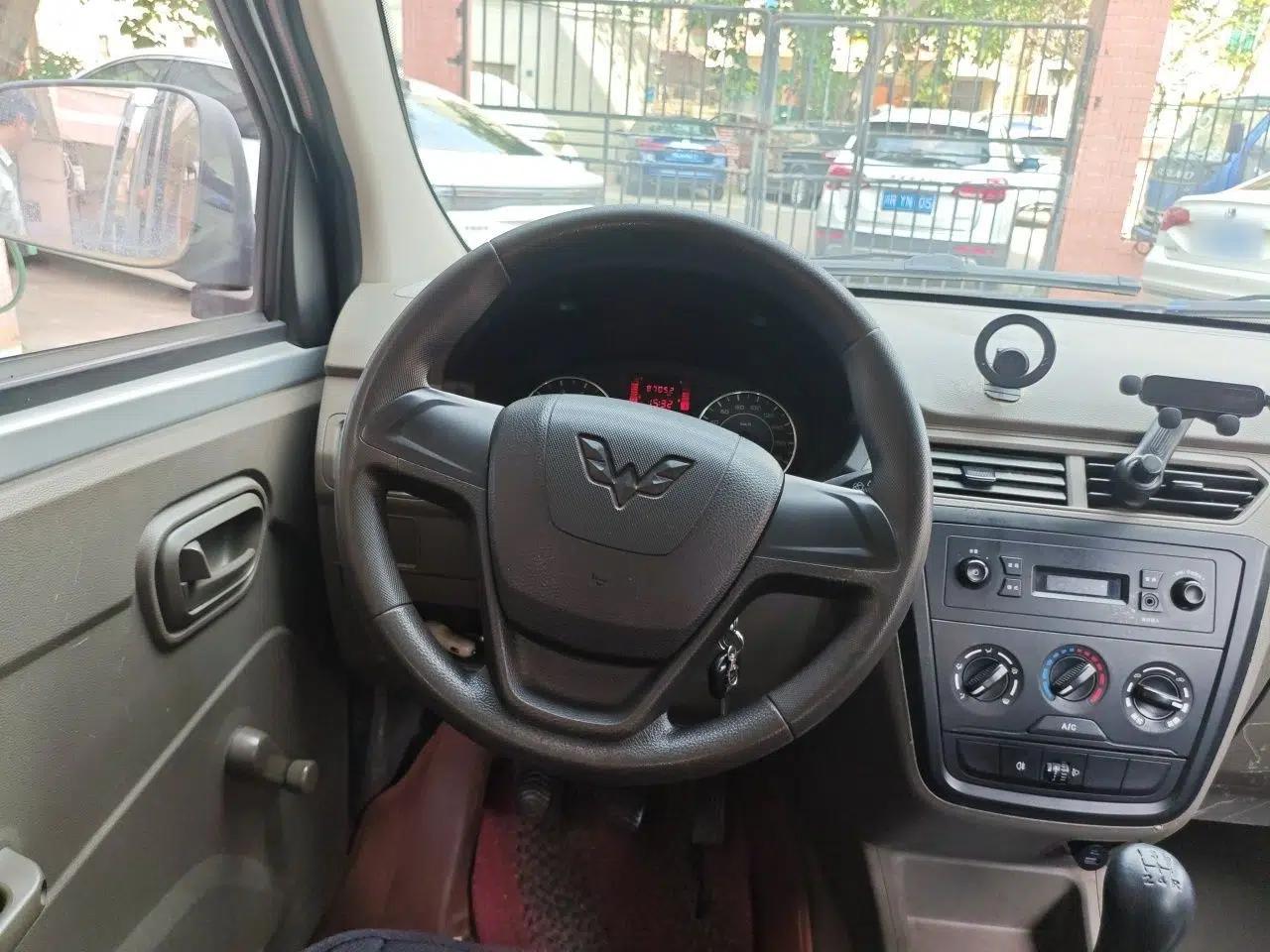 Wuling Zhiguang V 2018 1.2L Practical Model LMH — миниатюра 10