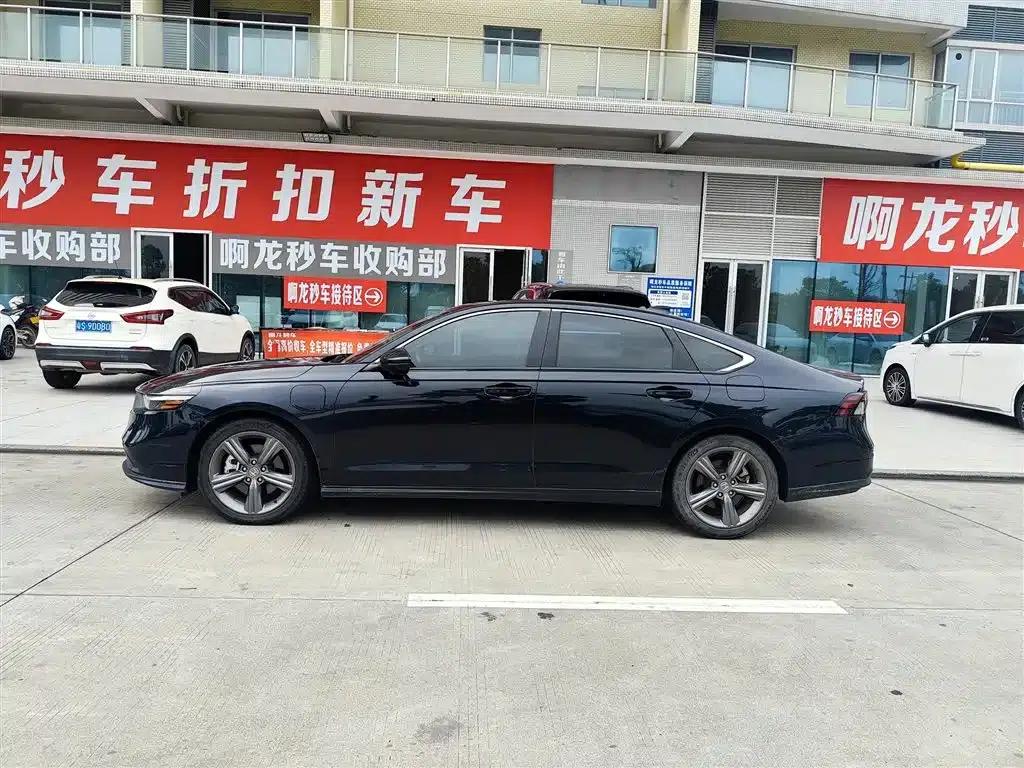 Accord PHEV 2023 2.0L e:PHEV Smart Edition — миниатюра 3