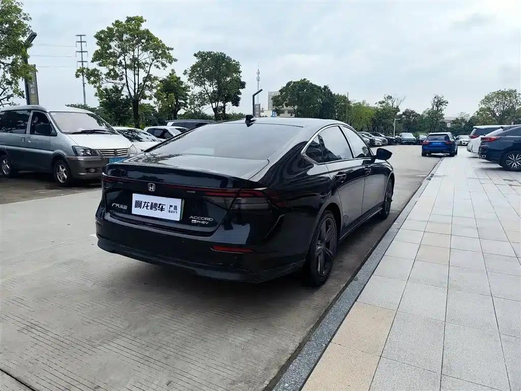 Accord PHEV 2023 2.0L e:PHEV Smart Edition — миниатюра 9