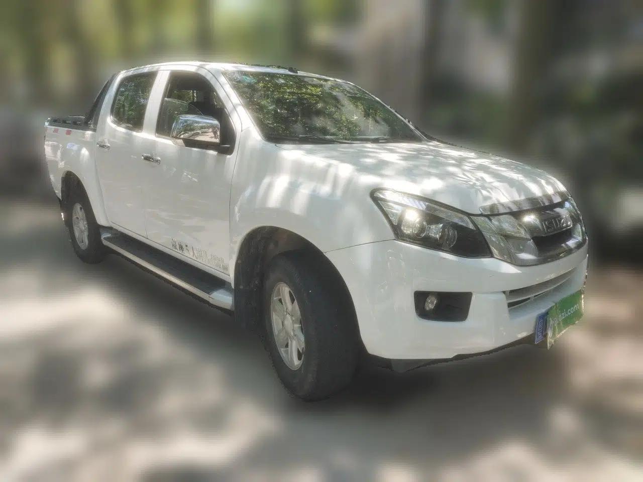 Isuzu D-MAX 2015 2.5T Two-Wheel Drive Automatic High-Performance Elite Version 4JK1 — миниатюра 3