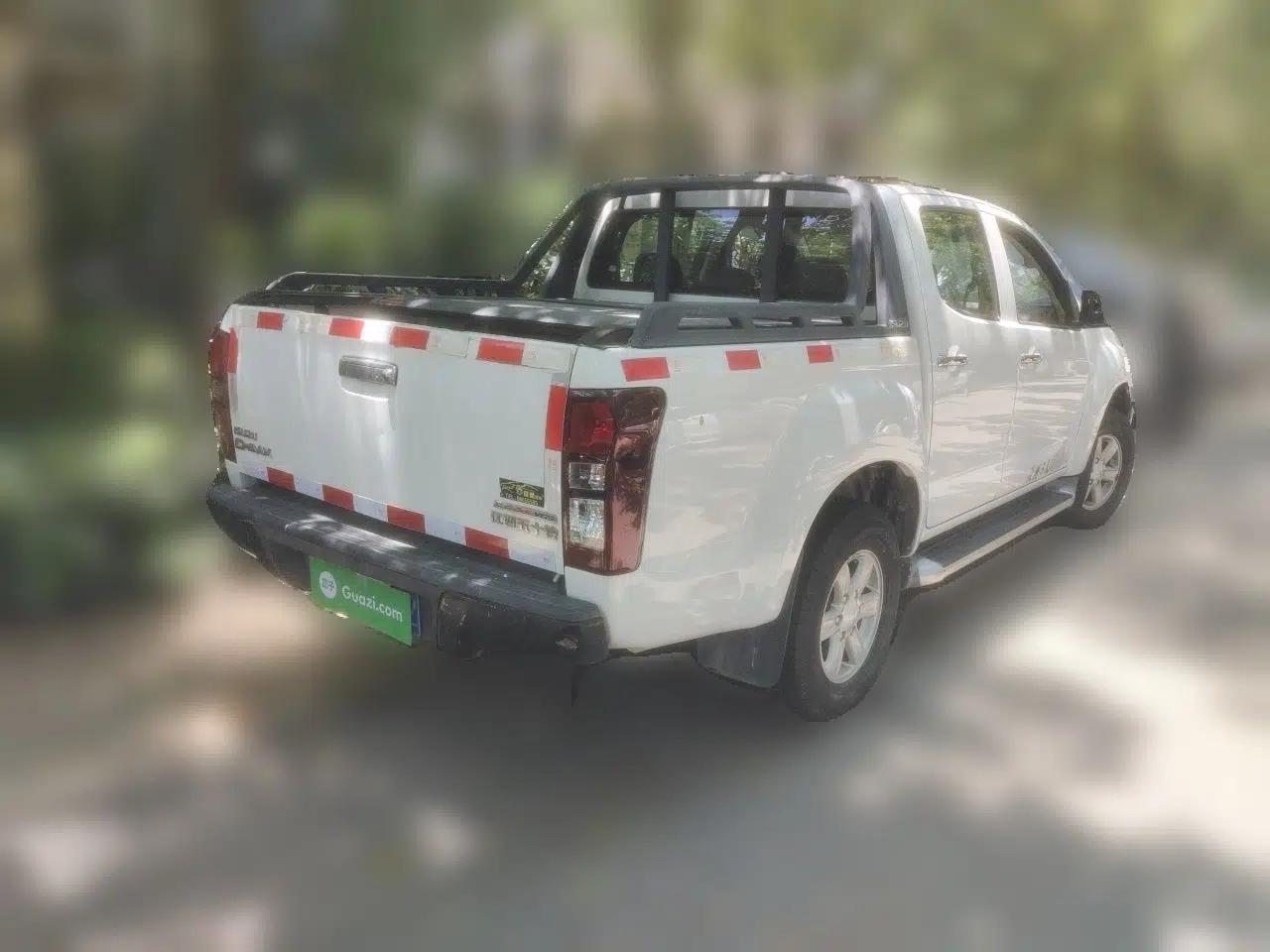 Isuzu D-MAX 2015 2.5T Two-Wheel Drive Automatic High-Performance Elite Version 4JK1 — миниатюра 6
