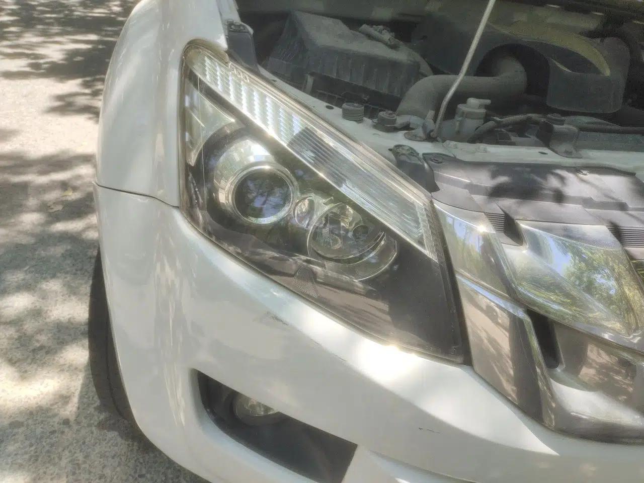 Isuzu D-MAX 2015 2.5T Two-Wheel Drive Automatic High-Performance Elite Version 4JK1 — миниатюра 7