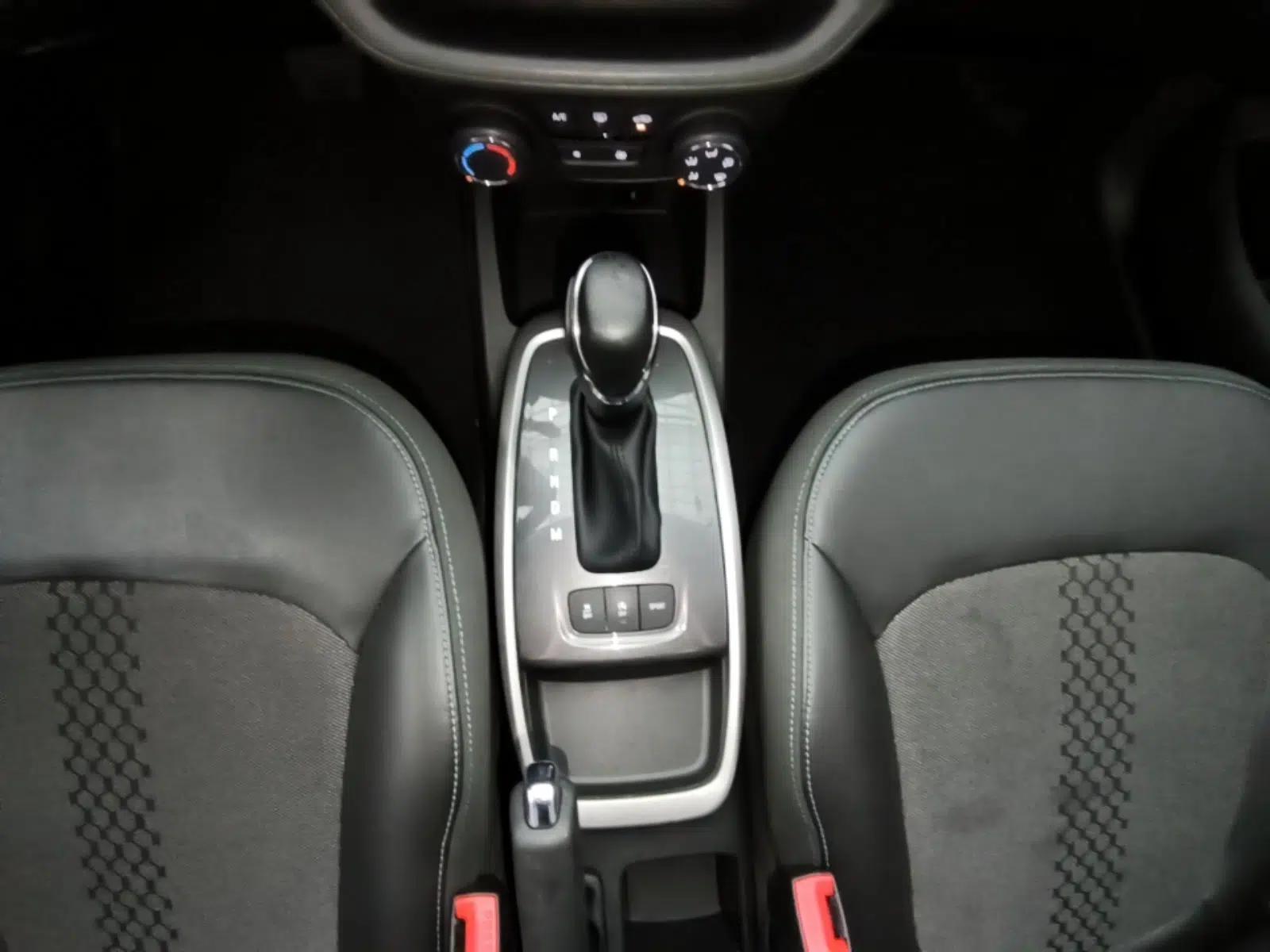 Chevrolet Lova RV 2018 1.5L Automatic Smart Drive Model — миниатюра 16