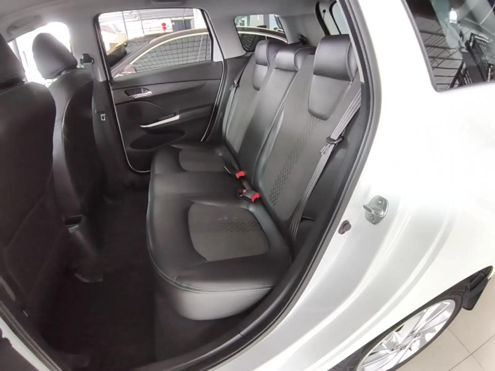 Chevrolet Lova RV 2018 1.5L Automatic Smart Drive Model — миниатюра 20
