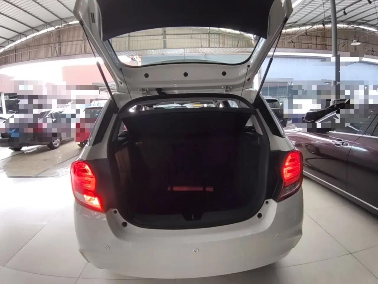 Chevrolet Lova RV 2018 1.5L Automatic Smart Drive Model — миниатюра 22