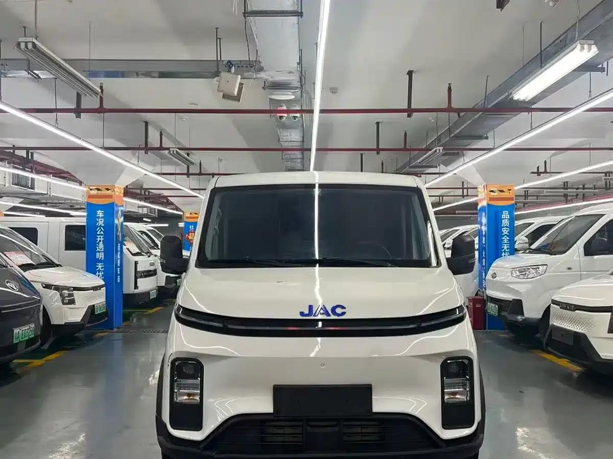 Van Loo 2024 V8 Explorer Edition CATL — миниатюра 2