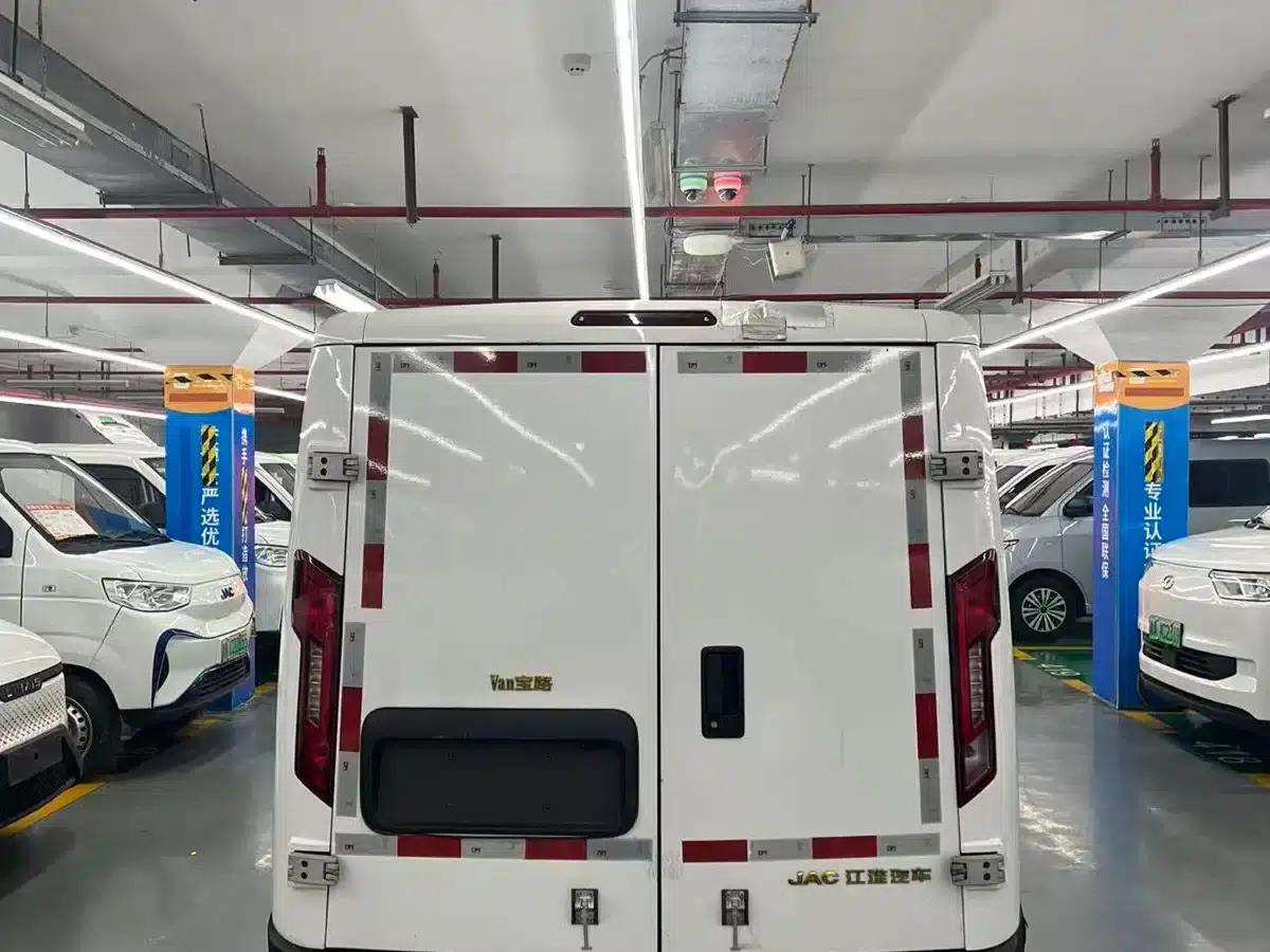 Van Loo 2024 V8 Explorer Edition CATL — миниатюра 5