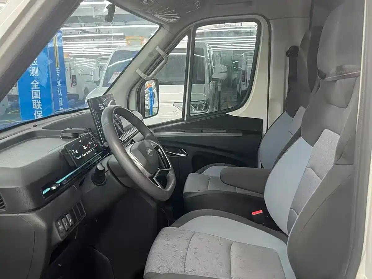 Van Loo 2024 V8 Explorer Edition CATL — миниатюра 8