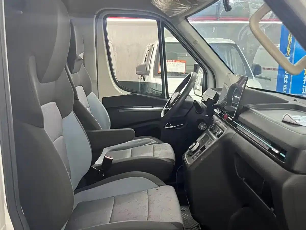 Van Loo 2024 V8 Explorer Edition CATL — миниатюра 9