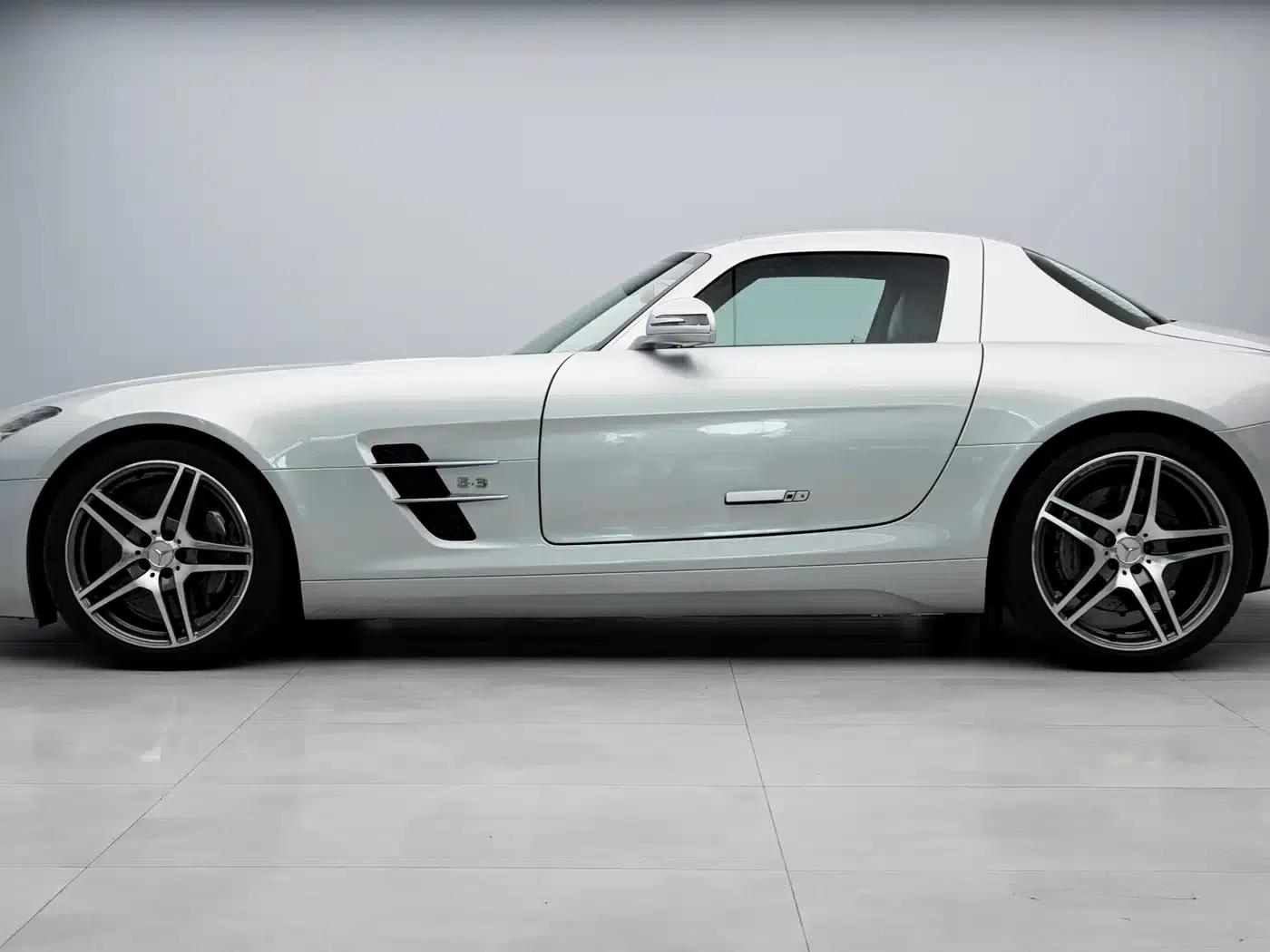 2011 Mercedes-Benz SLS AMG — миниатюра 5