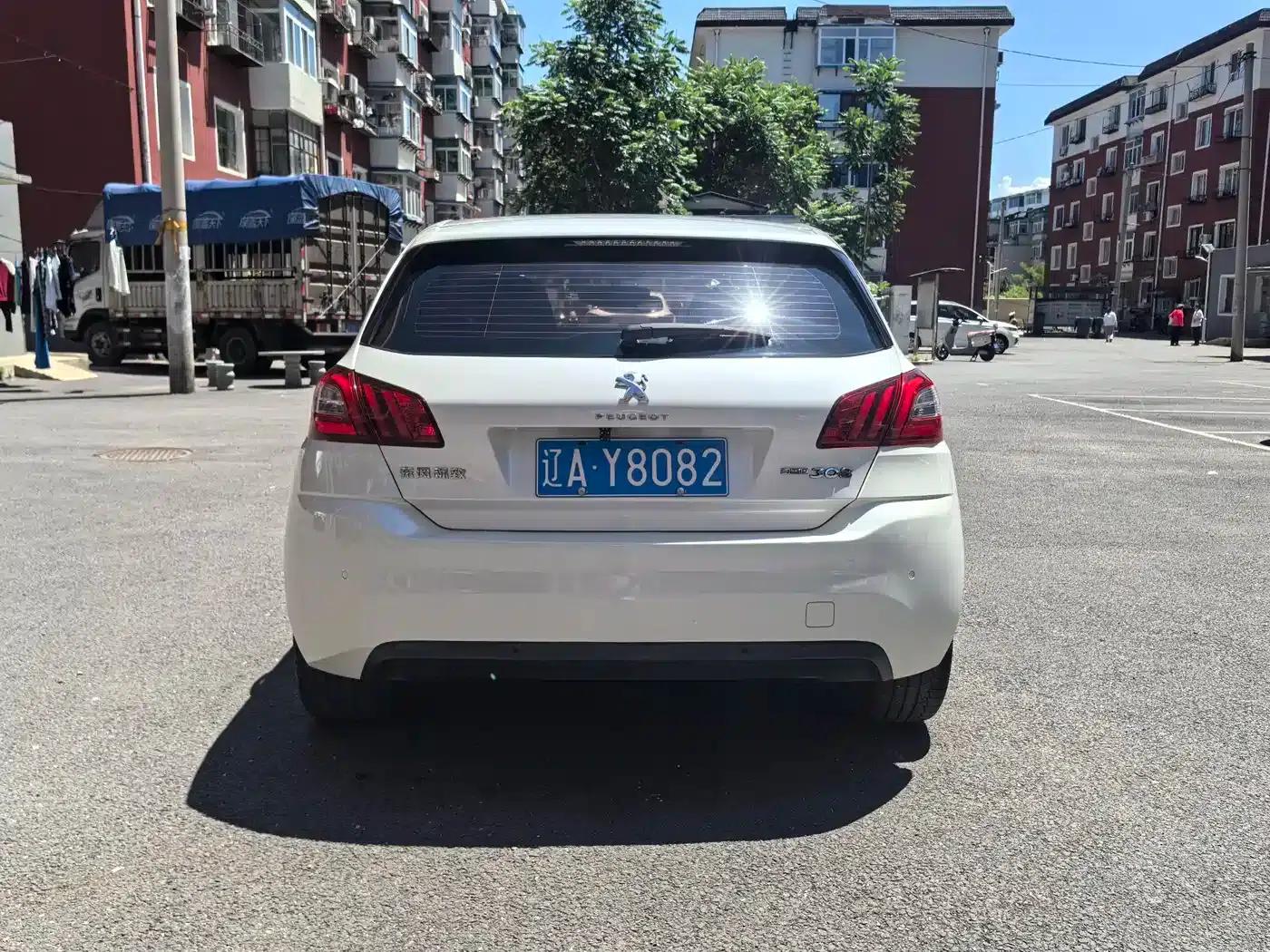 Peugeot 308S 2015 1.2T Automatic Sporty Edition — миниатюра 6