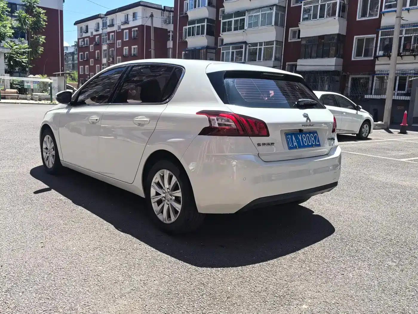 Peugeot 308S 2015 1.2T Automatic Sporty Edition — миниатюра 7