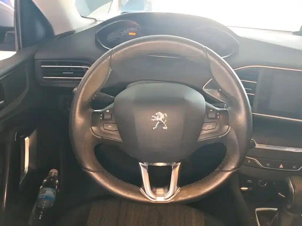 Peugeot 308S 2015 1.2T Automatic Sporty Edition — миниатюра 11